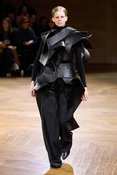 Look 9